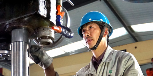 邑泊企業(yè)財務管理是在一定的整體目標下，關于資產(chǎn)的購置（投資）、資本的融通（籌資）、經(jīng)營中現(xiàn)金流量（營運資金）以及利潤分配的綜合管理活動。