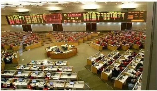 邑泊數(shù)字化智能化技術(shù)資金管理套期保值管理軟件的數(shù)據(jù)更新與同步對于確保風(fēng)險管理的準確性和時效性至關(guān)重要